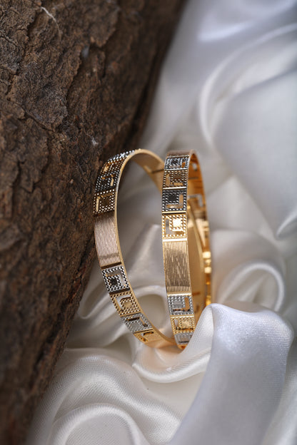 MICRO GOLD PLATED DAILYWEAR BANGLE