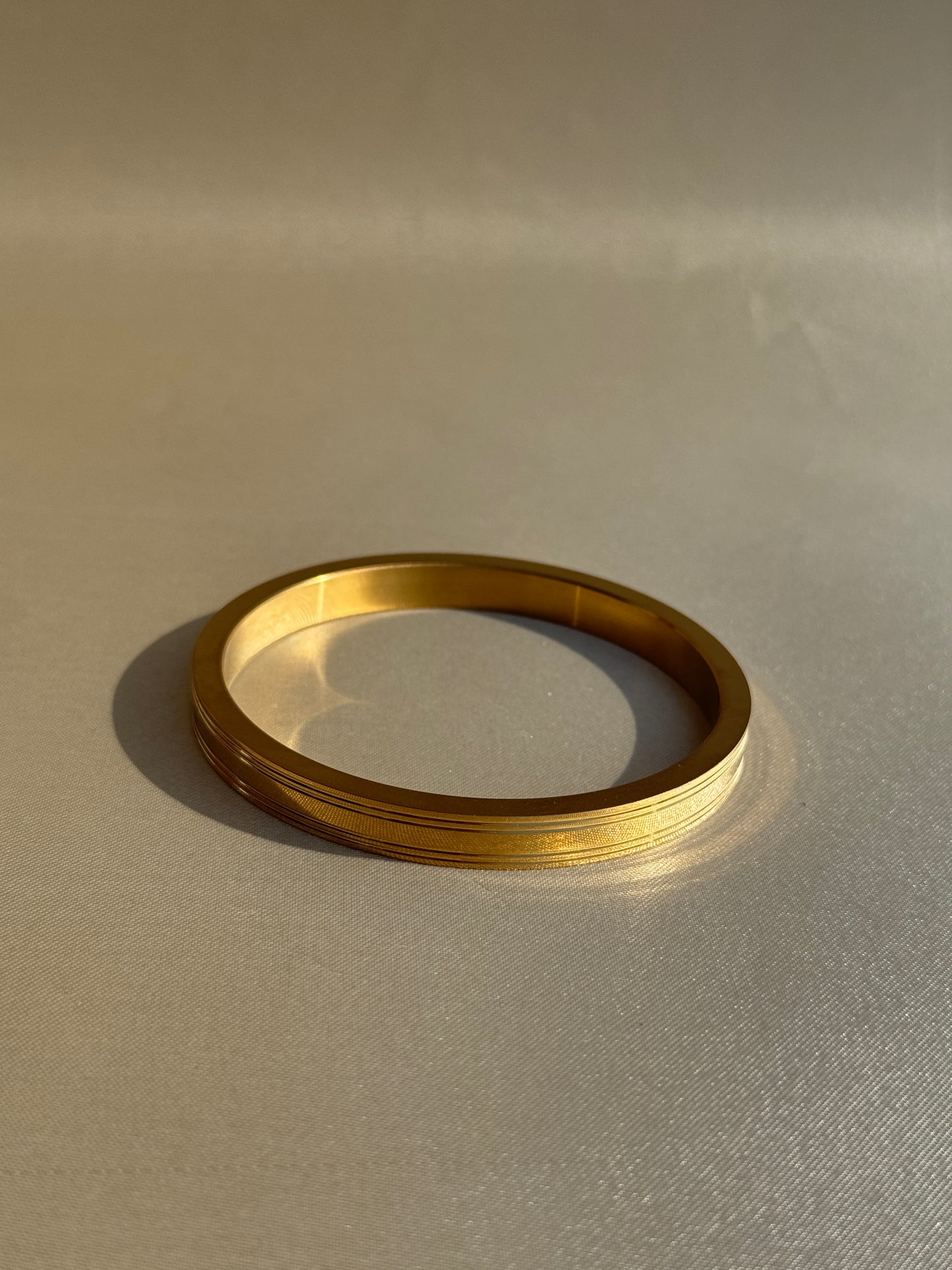 MENS 22K GOLD PLATED ANTI TARNISH KADA - 8 MM