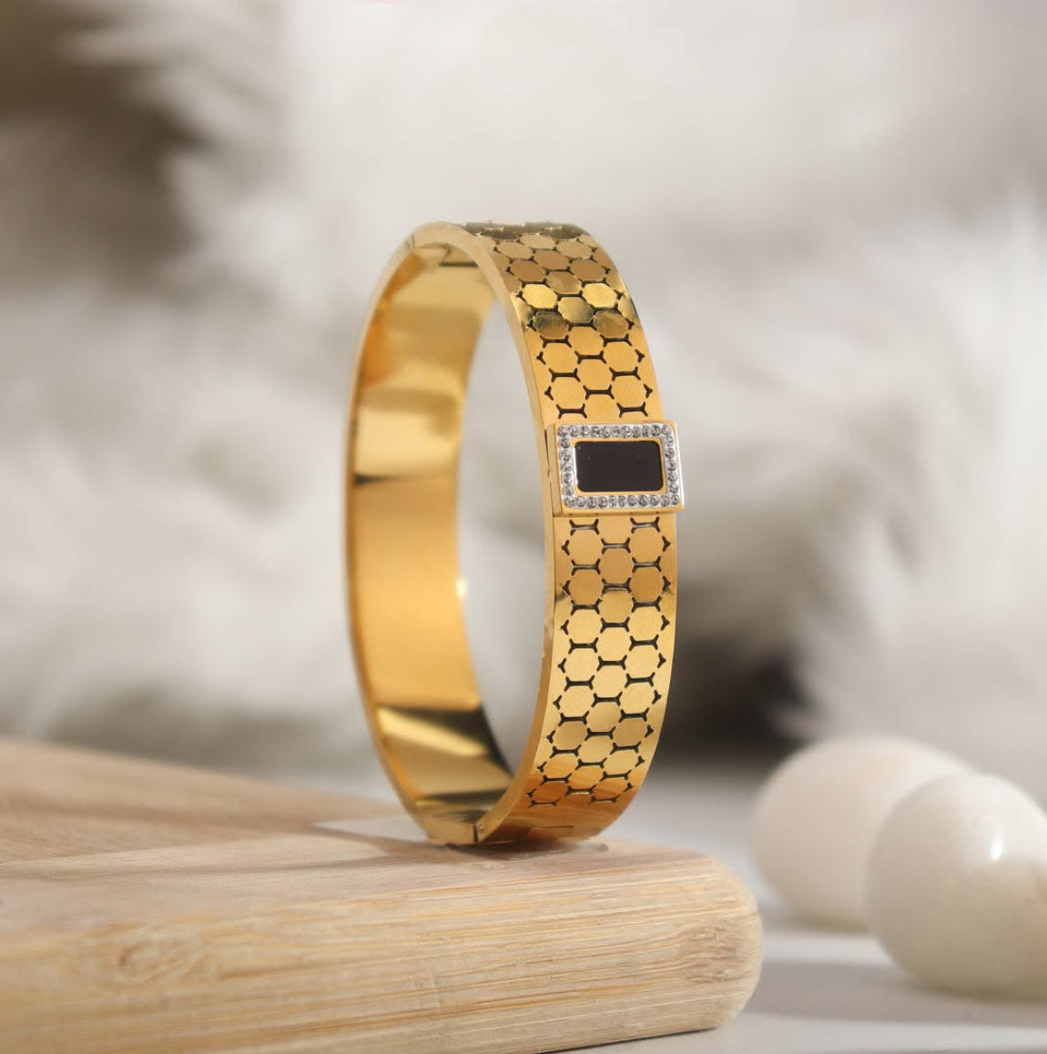 18k GOLD PLATED BRACELET