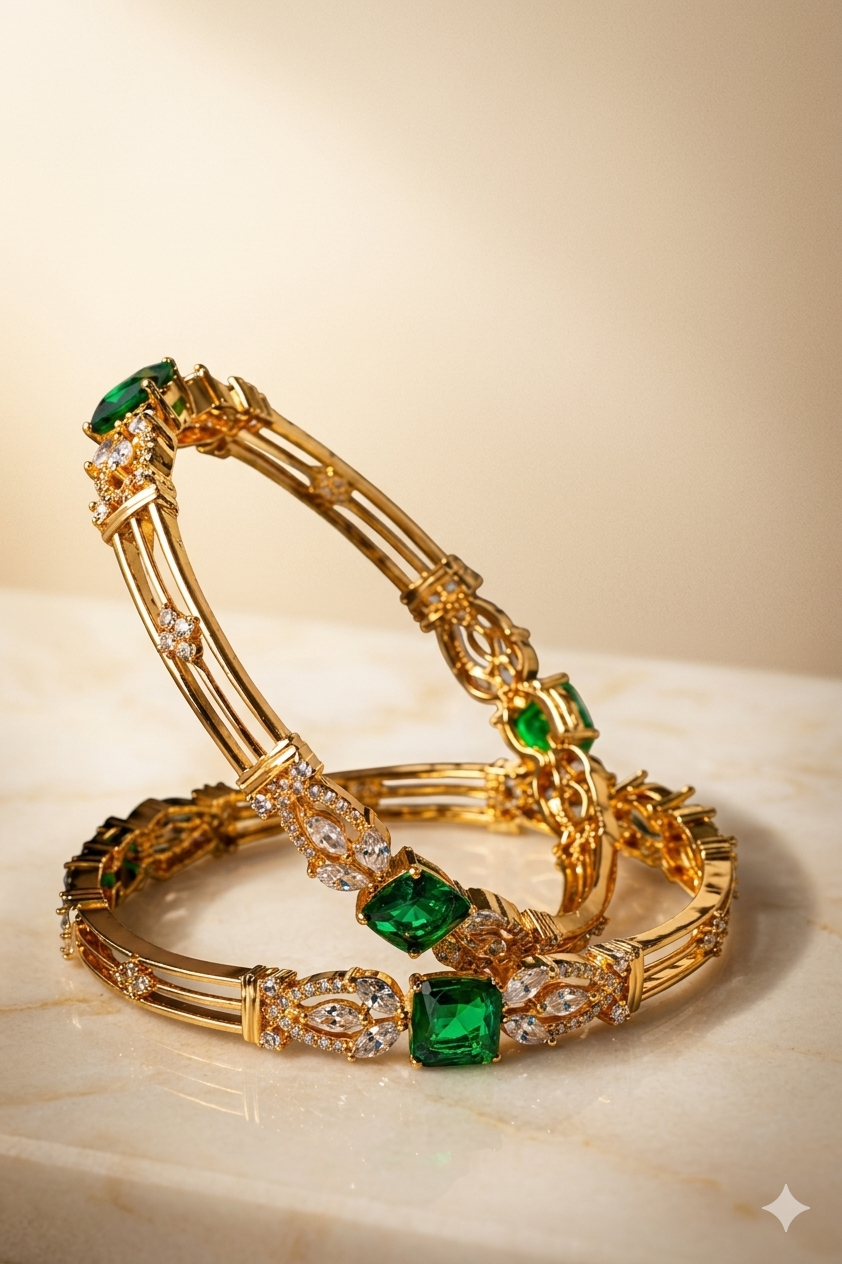 ANTIQUE EMERALD MICRO GOLD PLATED BANGLE