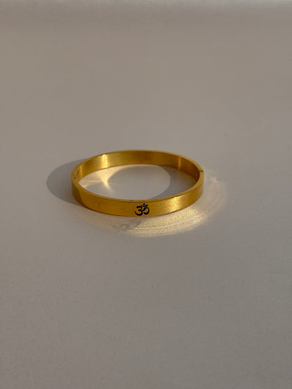 OM GOLD PLATED MENS KADA