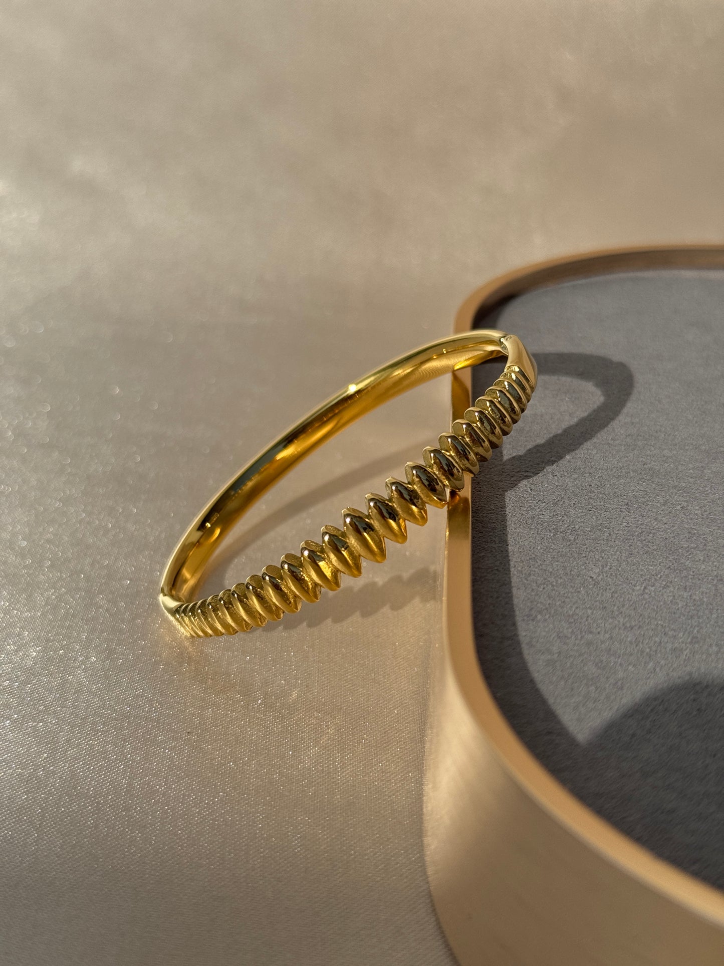 18K GOLD PLATED ANTI TARNISH BRACELET