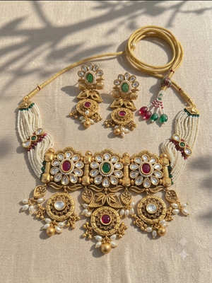 ANTIQUE KUNDAN GOLD PLATED NECKLACE