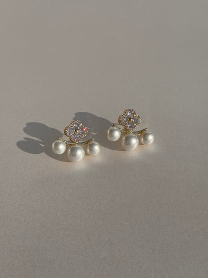 NATURAL PEARL GOLD PLATED STUDS