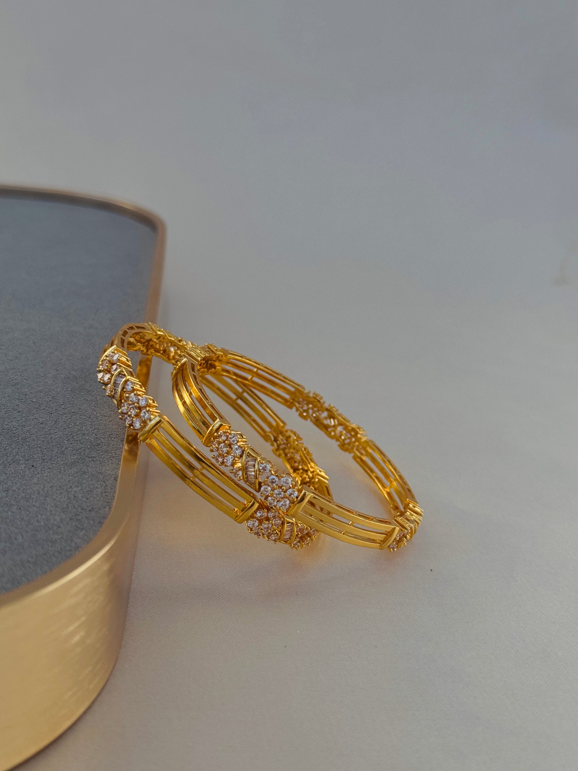 MICRO GOLD PLATED ZIRCON BANGLES