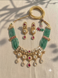 ANTIQUE KUNDAN GOLD PLATED NECKLACE