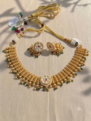 TRADITIONAL ANTIQUE GOLD PLATED CHOKER