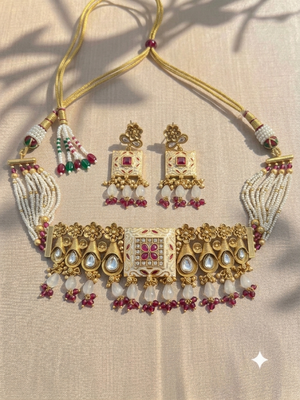 ANTIQUE GOLD PLATED NECKLACE