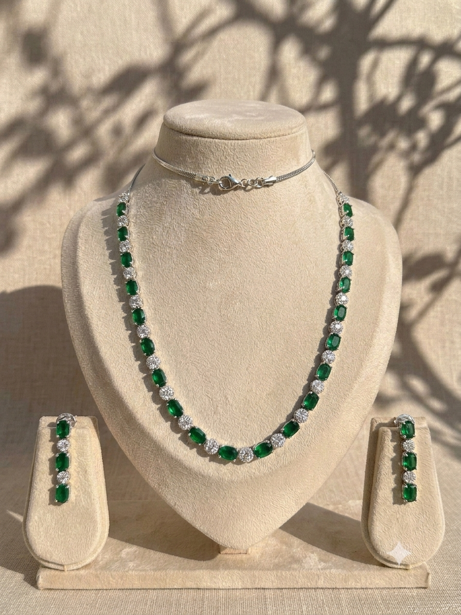 EMERALD AD NECKLACE