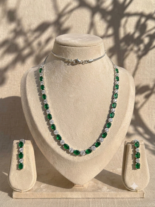 EMERALD AD NECKLACE