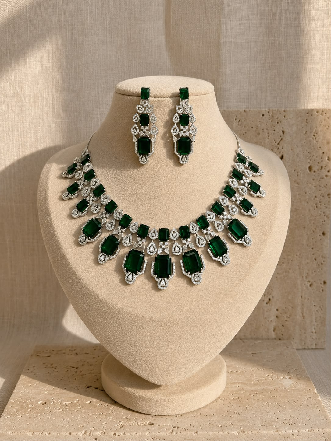 EMERALD STATEMENT DROP NECKLACE SET