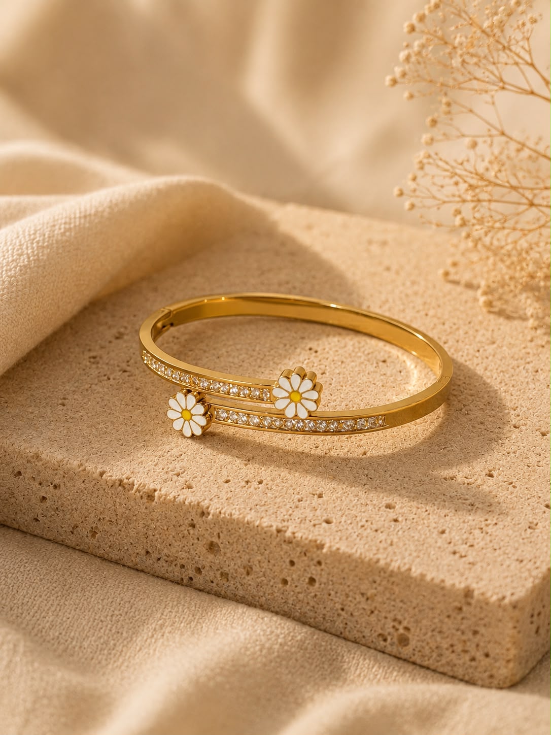 FLOWER 18k GOLD PLATED BRACELET