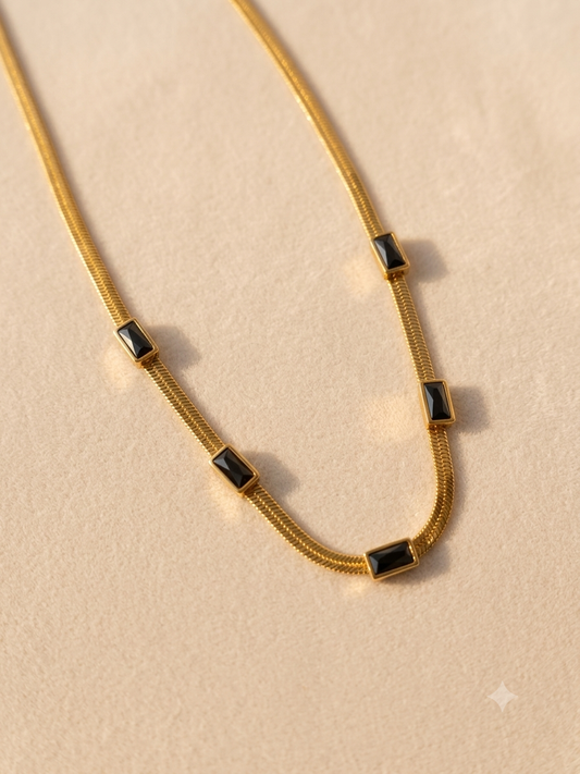 BLACK STONE 18k NECKLACE