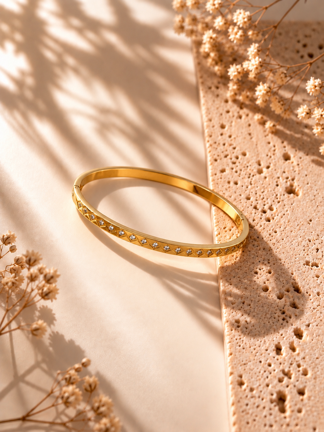 SLEEK 18k GOLD PLATED BRACELET