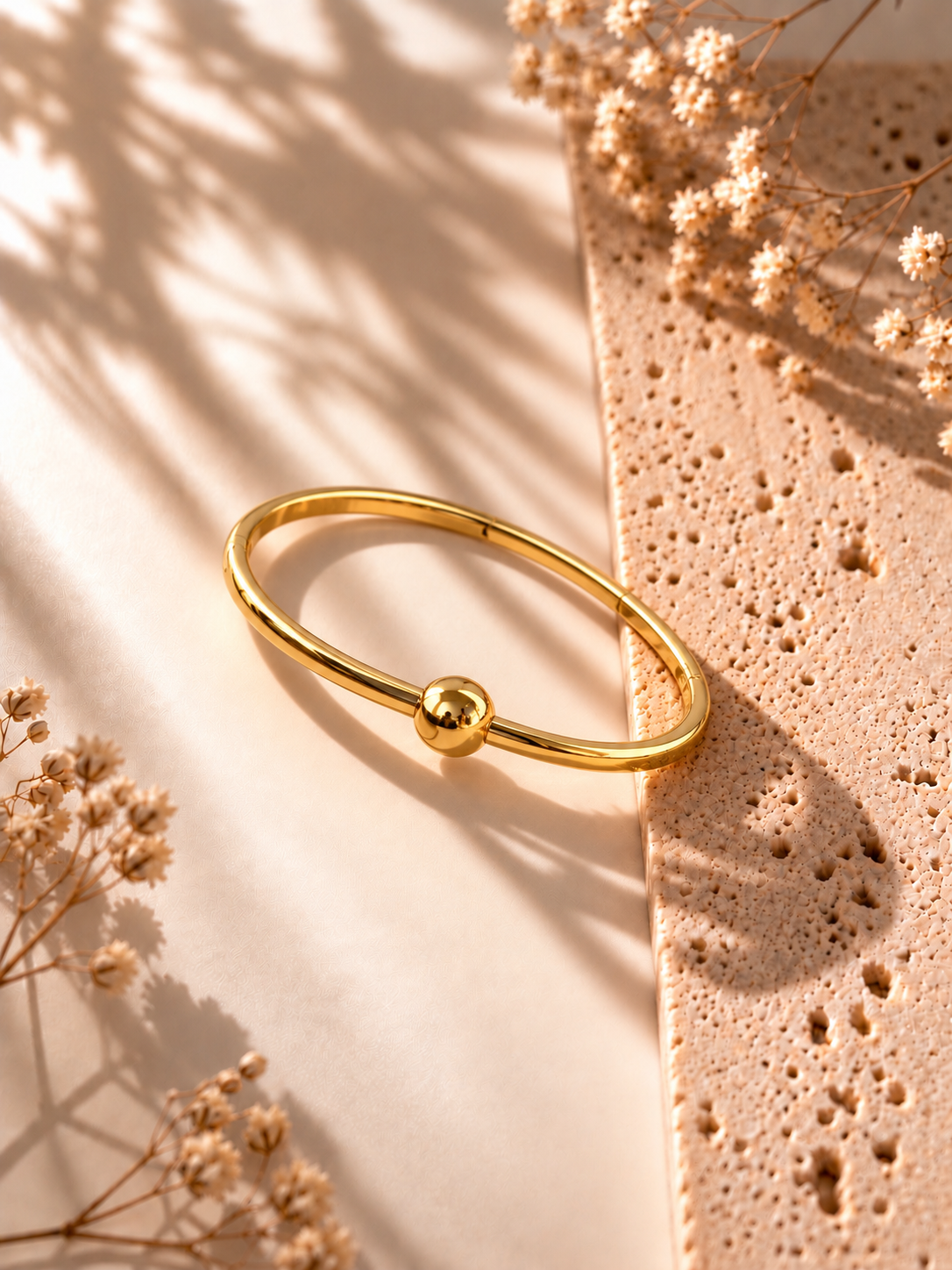 SLEEK 18K GOLD PLATED BRACELET