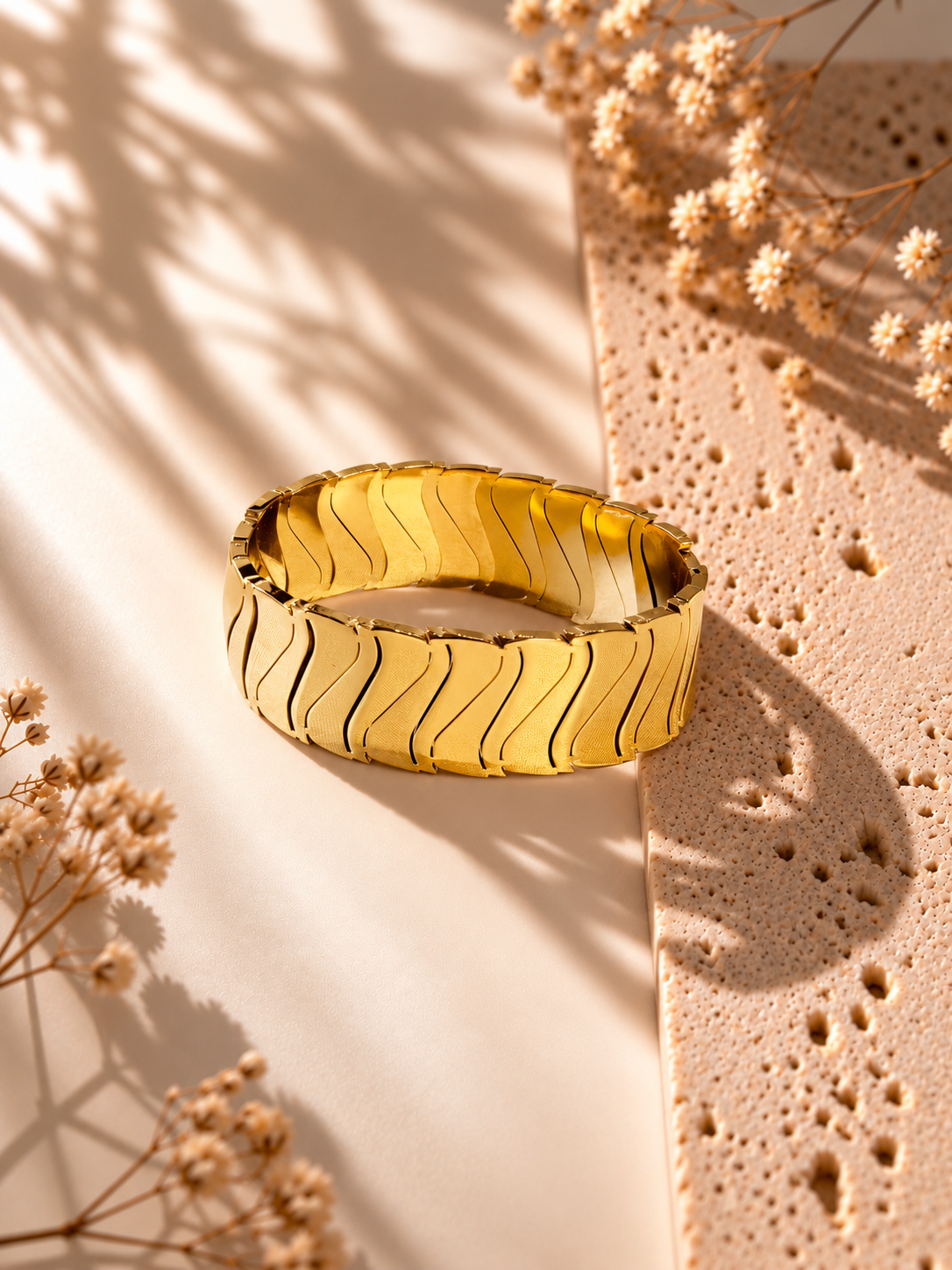 BOLD 18k GOLD PLATED ANTI TARNISH BRACELET