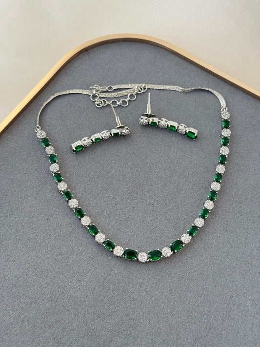 EMERALD AD NECKLACE