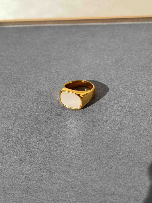 BOLD 18K GOLD PLATED RING
