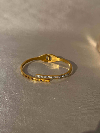 LUXURY 18k GOLD PLATED ANTI-TARNISH ROMAN NUMERAL BRACELET