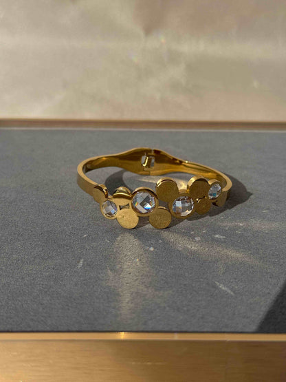 LUXURY 18k GOLD PLATED ANTI-TARNISH DIAMOND BARCELET