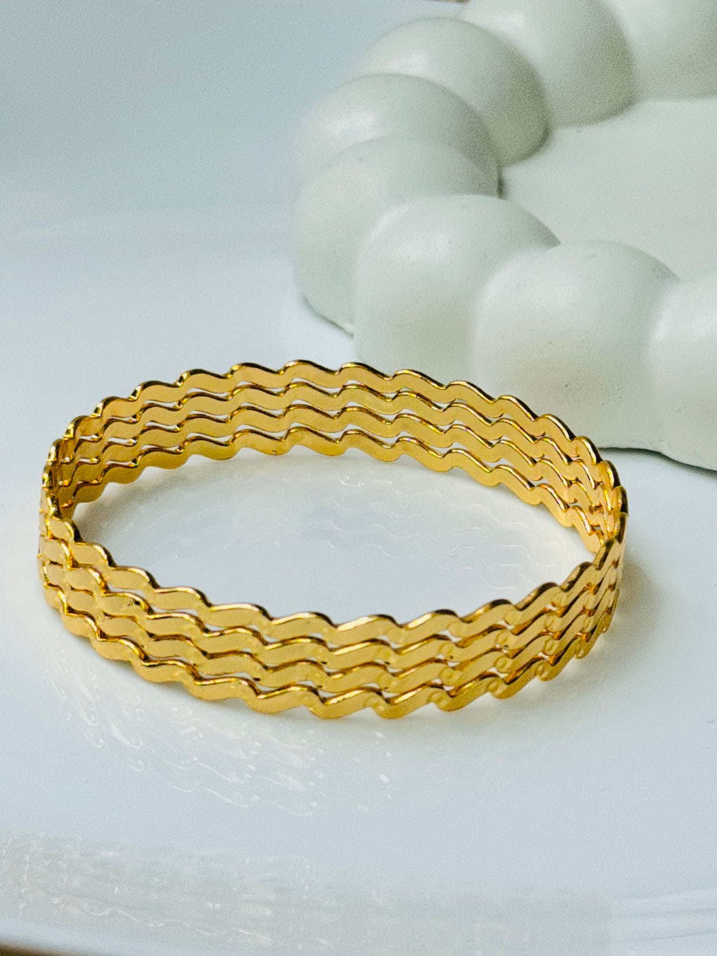 MICRO GOLD PLATED ANTI TARNISH SLEEK BANGLES