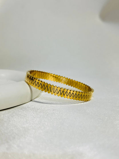 18K GOLD PLATED ANTI TARNISH BRACELET