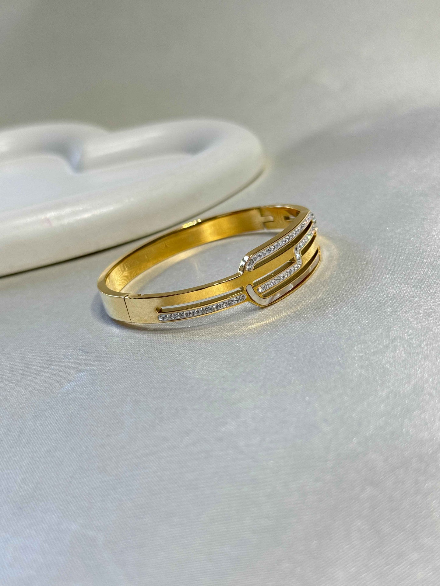 18K GOLD PLATED ANTI TARNISH BRACELET