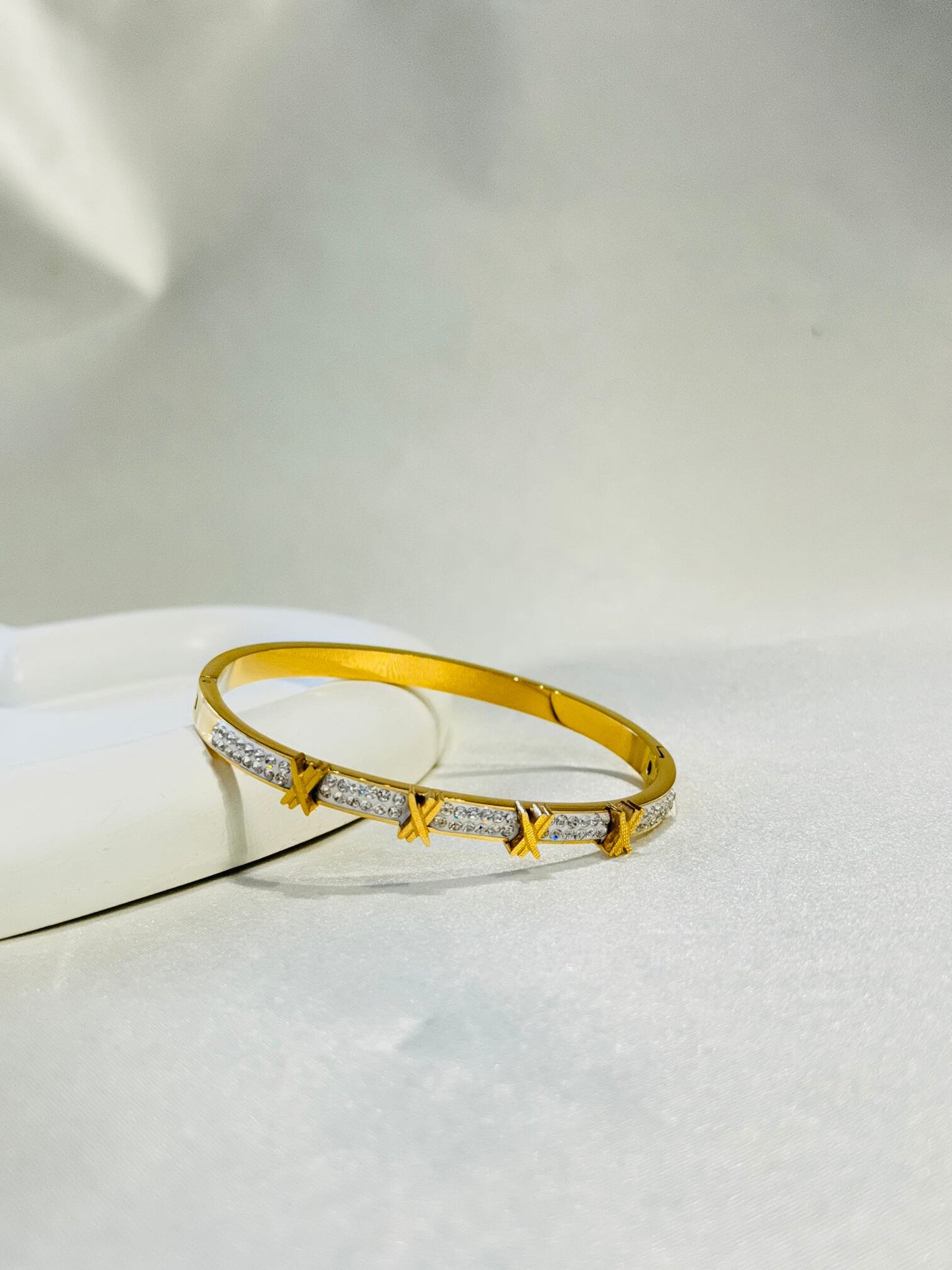 18K GOLD PLATED ANTI TARNISH BRACELET