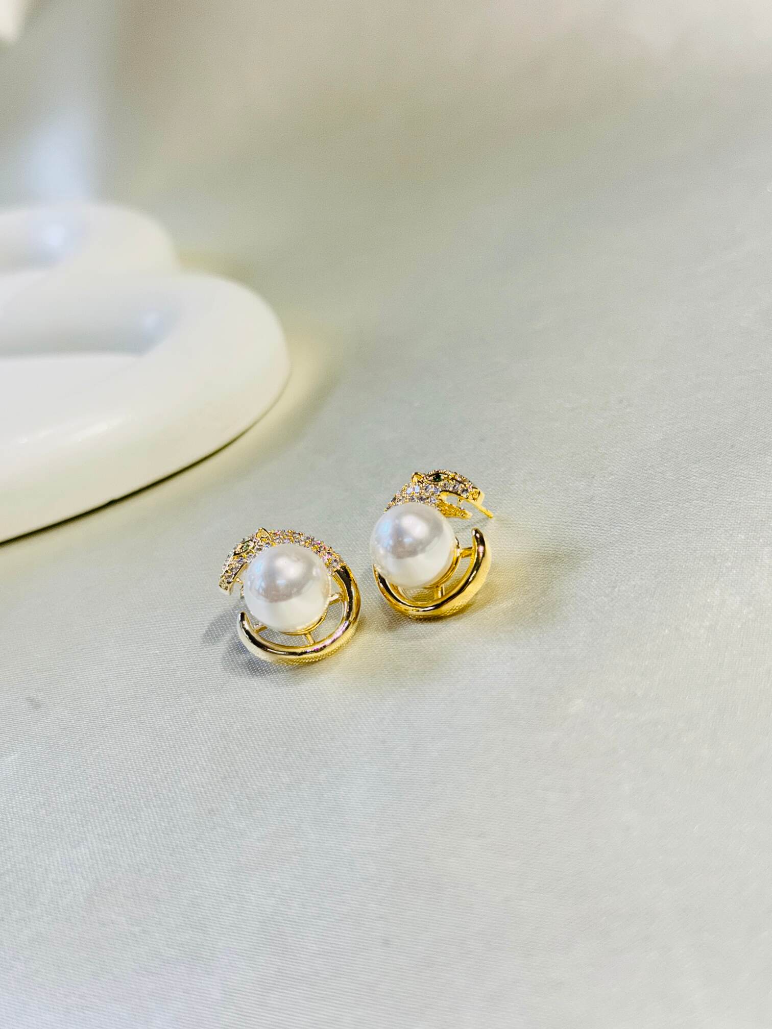 18K GOLD PLATED NATURAL PEARL EARRINGS