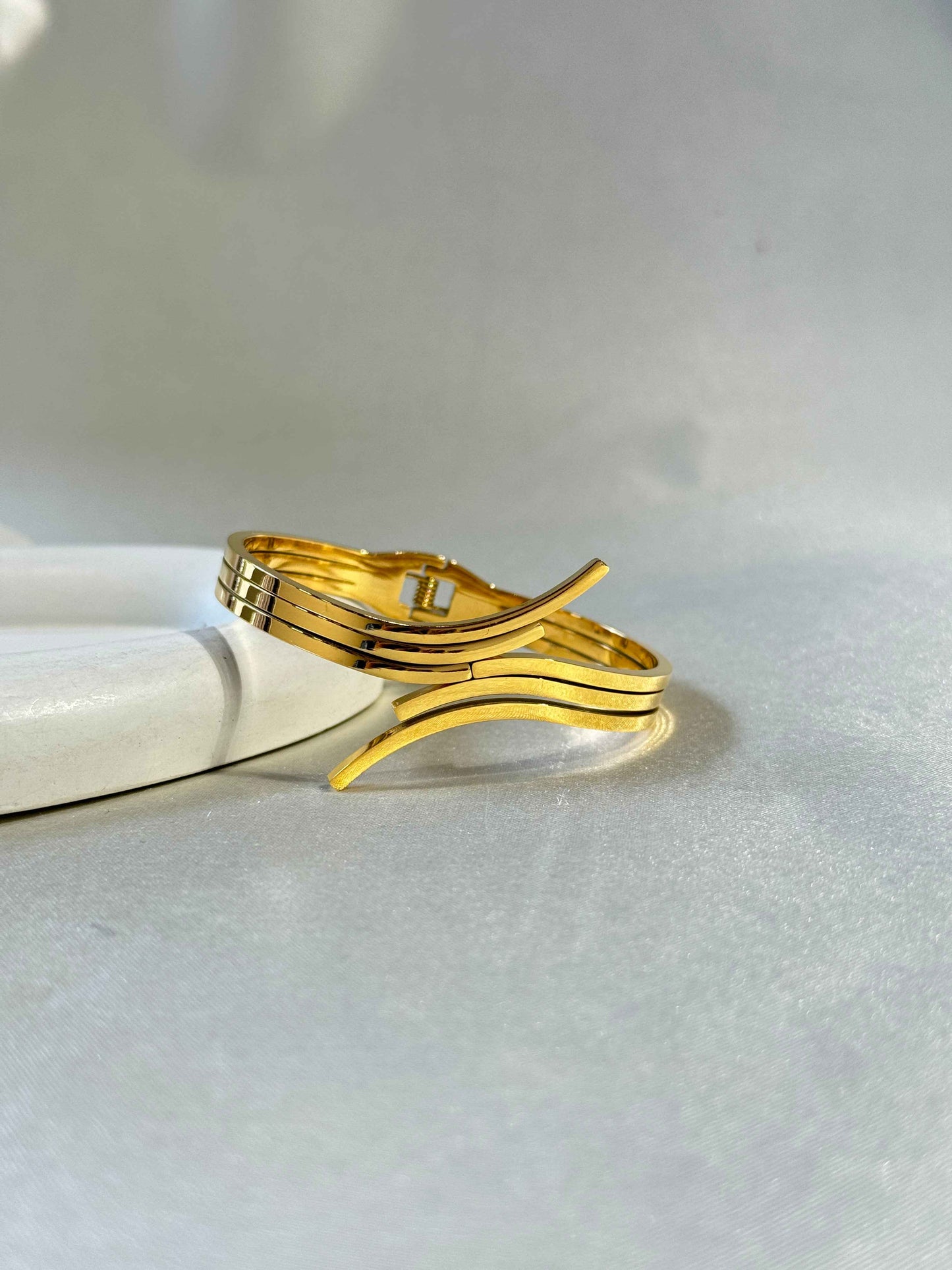 18K GOLD PLATED ANTI TARNISH BRACELET
